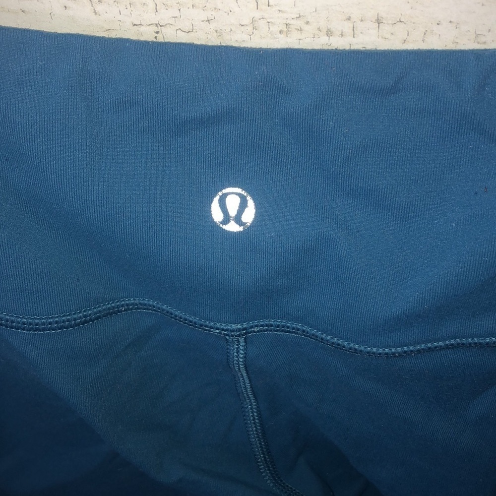 Lululemon Athletica Blue capri leggings size 6 Yoga leggings - Picture 4 of 9